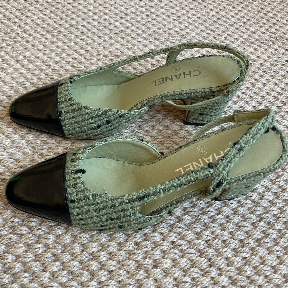 NIB Chanel Green and Black Tweed Slingbacks 39